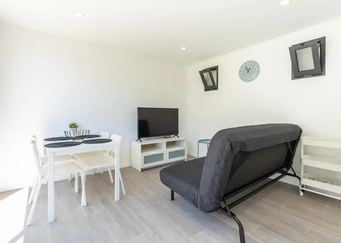 Another Side アパート フラドウロ